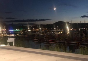 Kelowna Executive condo overlooking the Lake!!!