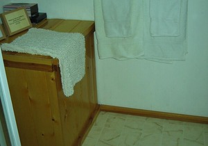 KEMA Hornby Island - Cabin - across the road from our property waterfront acces
