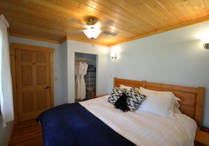Kicking Horse Kabins - LUXURY LOGHOME WITH HOT TUB