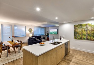 King's Balcony, Downtown Sidney, New spacious 2 bedroom condo, 90 day minimum.