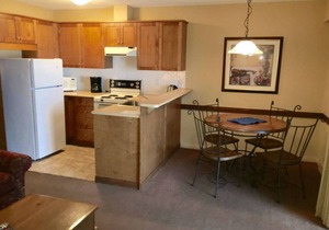 Lake Okanagan Resort, 1 bedroom condo, lake front, steps to beach.