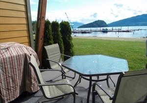 Lakefront Modern & Luxurious 2 Bedroom & Loft