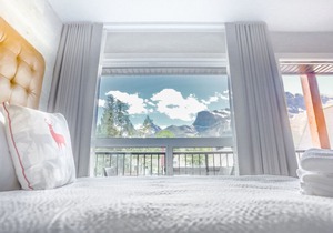 Lamphouse Hotel I King Room with View