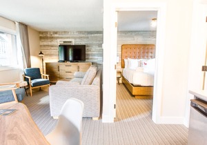 Lamphouse I Queen Suite