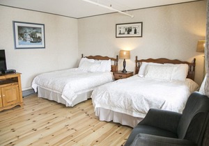 Lane's Privateer Inn - Two Double-sized Beds (#4)