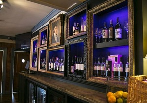 Lanes Privateer Inn