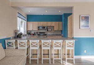 Large 5 bedroom, standalone home with private hot tub, BBQ and pet friendly too!