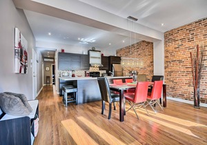 Large apartment with Roof terrace and Private parking space at low cost