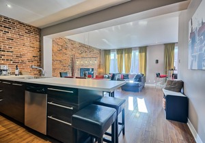 Large apartment with Roof terrace and Private parking space at low cost