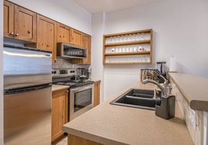 Large corner unit in Creekside - perfect location close to the trails & village!