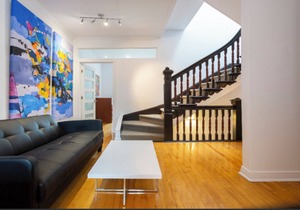Large Downtown Townhouse on 2 Levels - Sleeps 6 ⭐ - 1 month or more stays