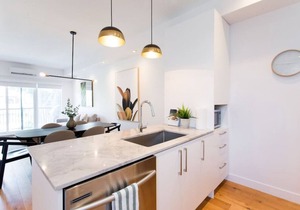 Large modern 2 bedroom condo in Little Italy plus garage