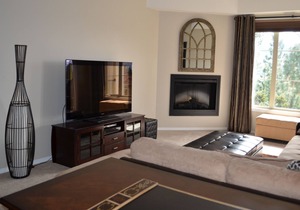 Large Premier Condo, 3 Bedroom on Kelowna Golf Course, sleeps 6, Pool & Hot Tub