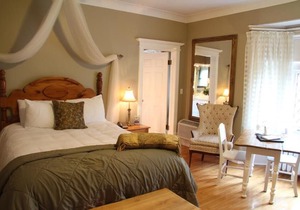 Leaside Manor by The Leaside Group