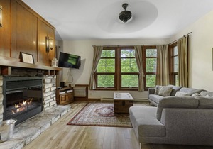 Les Eaux - 2bdrs w/Pool & Hot Tub near Village