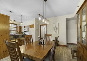 Les Eaux - 2bdrs w/Pool & Hot Tub near Village
