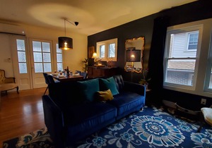 Located within walking distance from the Famous Niagara Falls and the atractions