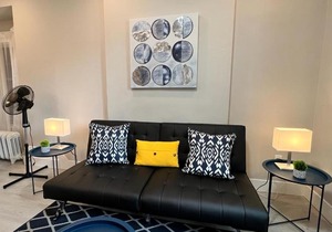 Loft Apartment #1 in Hamilton, Queen Bed, Sleeps 4