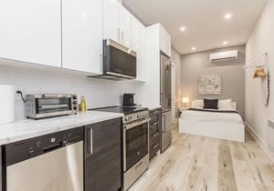 Lofts du Parc Lahaie - Mile End - Cozy Modern Studio Apt 303