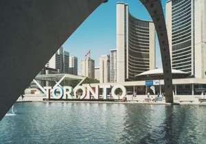 Lovely 2 Bed Condo in Downtown Toronto