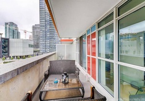 LUX 2 BR Suite with City Views