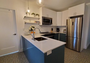 Luxurious apartment by the falls