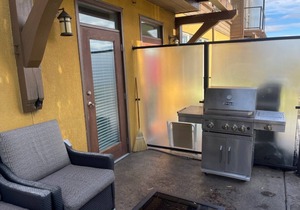 Luxurious Lakefront Condo