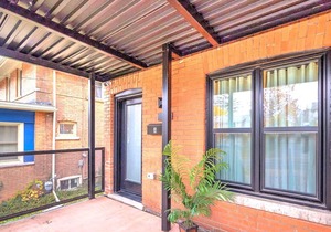 Luxury rental with a great location-walking distance to The Falls and attractions.
