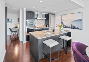 Magnificent King Suite w/Harbour Views & Pool