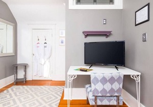 Magpie - Kebbie's Place · Charming Heritage Home Downtown Kelowna