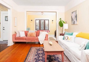 Magpie - Kebbie's Place · Charming Heritage Home Downtown Kelowna