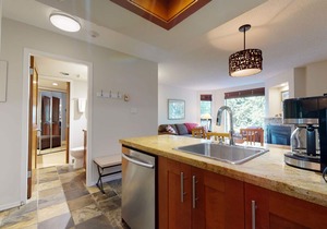 Marquise 206 Cozy Quiet 1 bedroom/1.5 bath Suite, Pool, Forest View, Ski in/Ski out
