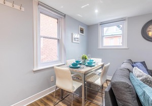 Modern 1BR Apt with King Bed - Little Italy