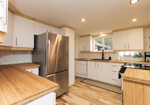 Modern Chalet + Nature + Family & Pet Friendly + Workspace + WiFi