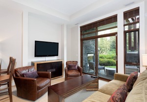 Modern Mountain 4BR Near Village w/ Hot Tub+Garage