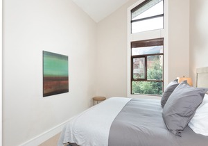 Modern Mountain 4BR Near Village w/ Hot Tub+Garage