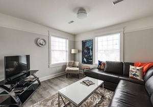 Modern Upper Flat in Trendy Hydrostone Market