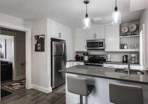 Modern Upper Flat in Trendy Hydrostone Market