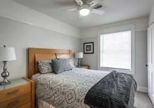 Modern Upper Flat in Trendy Hydrostone Market