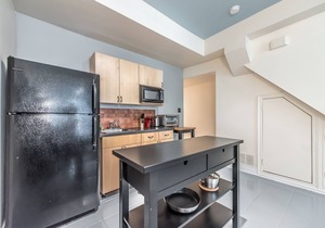 Modern Urban King West 4 Bedroom With 2 Parking