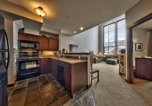 Multi level 3 bedroom condo, very close to ski-in/out trails