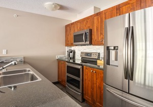 MVP Rentals. Top Floor Penthouse! Prime Location!