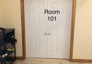 Near Pearson Airport Family Room 2 Queen Bed with shared bathroom-Room 101