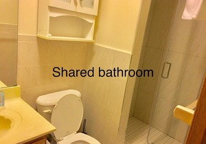Near Pearson Airport Subway 1 Queen Bed with shared bathroom-Room 103
