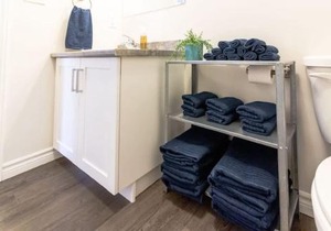 Newly Renovated Modern Condo Near Hospital, UNB Patio & Parking Coffee