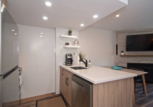 Newly renovated Quality 1 bedroom at the Marquise- heated pool, located on Free ski/village shuttle