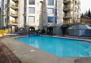 Newly renovated Quality 1 bedroom at the Marquise- heated pool, located on Free ski/village shuttle