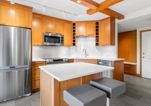 Newly Renovated Ski/Out Condo w/Pool, Hot Tub & Steam Shower