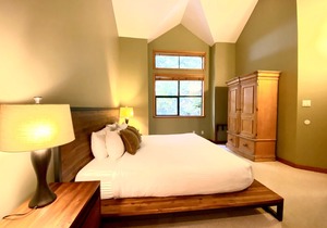Northern Lights #34 - New VRBO Listing, Ski In Ski Out, Hot Tub (STRINGENT CLEANING PRACTICES)