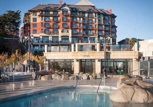 Oak Bay Beach Hotel